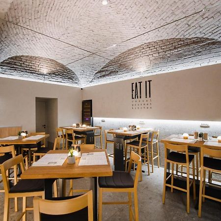 Eat It Cozy Downtown Apartments Oradea Exterior foto